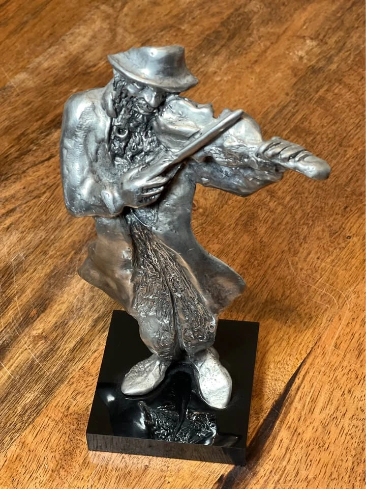 Ben Shahn Attr. Silver-Tone Fiddler Sculpture - photo 2