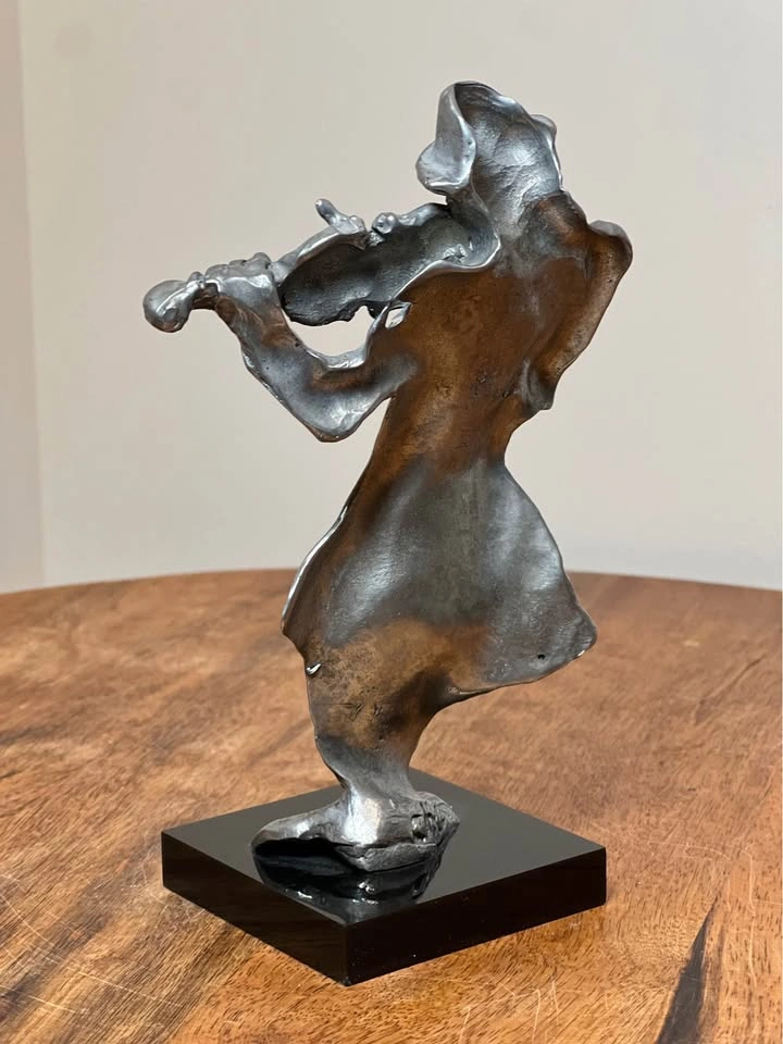 Ben Shahn Attr. Silver-Tone Fiddler Sculpture - photo 5