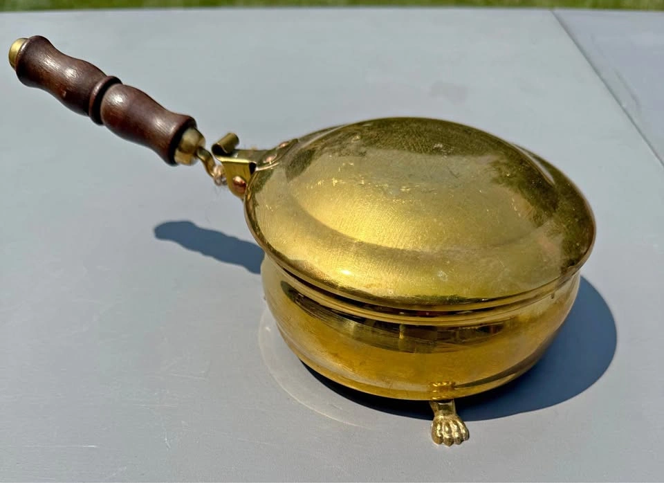 Vintage Brass Warming Pan w Wood Handle
