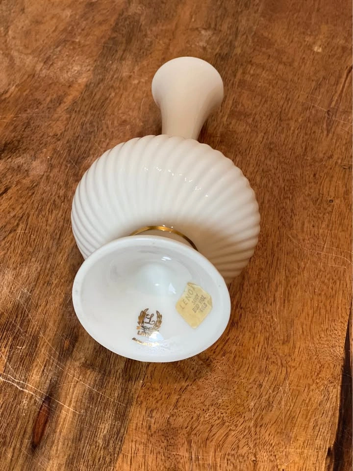 Vintage Lenox Bud Vase Ivory Ribbed Porcelain w/Pedestal 24K - photo 4