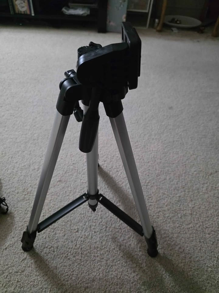 Canon tripod - photo 2
