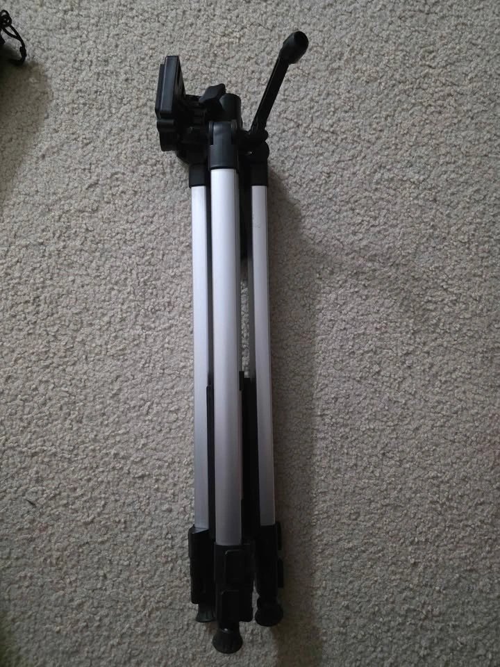 Canon tripod - photo 3