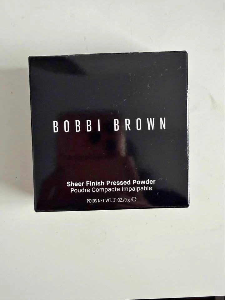 Bobbi Brown Sheer Finish Pressed Powder - Golden Brown