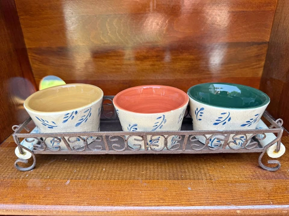 Decorative Ceramic Bowls with Metal Tray