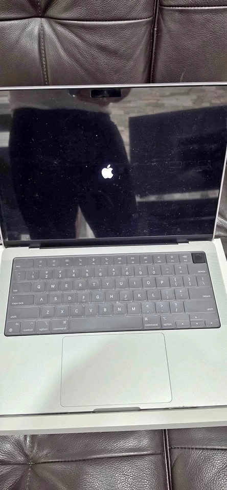 MacBook Pro 14-inch (M3 Pro, 18GB RAM, 512GB SSD)