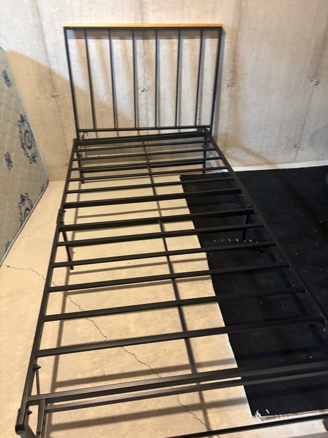 Twin Metal Bedframe