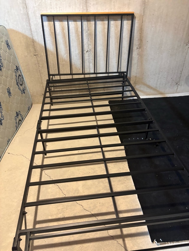 Twin Metal Bedframe - photo 2