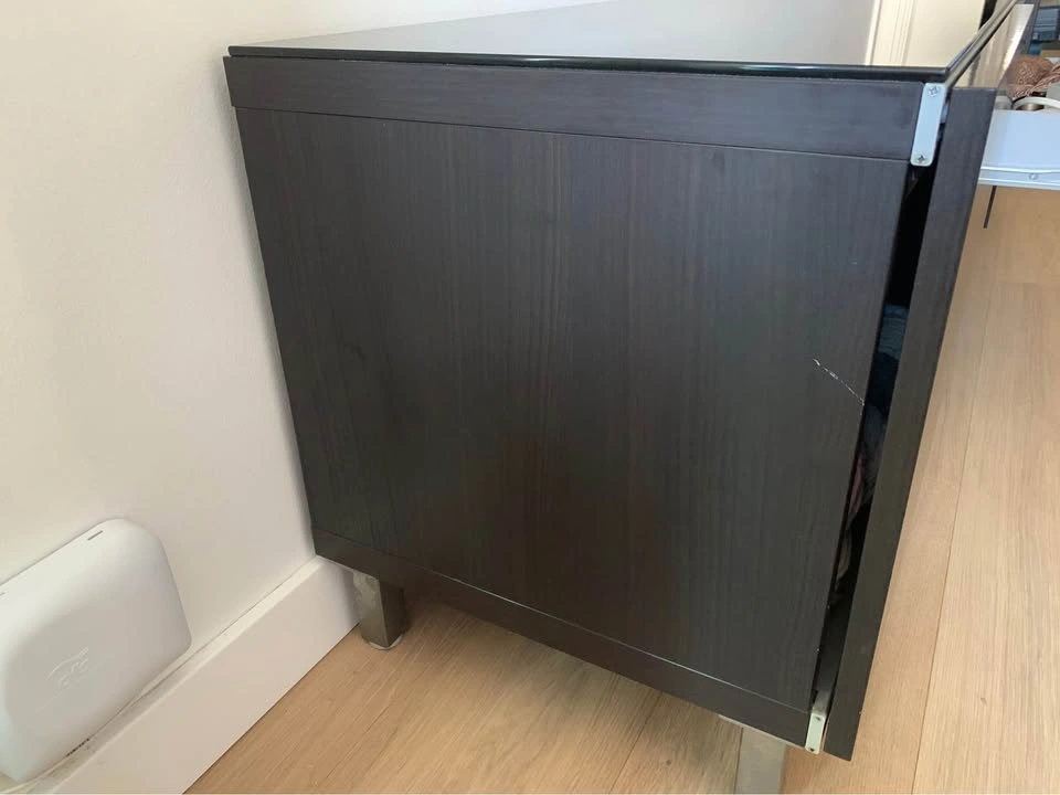 Ikea Besta TV Bench with Free LG TV - photo 5