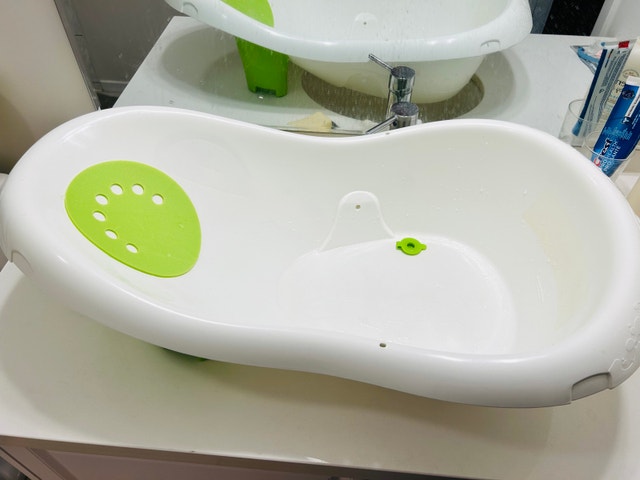 Fisher-Price Baby Bathtub with Newborn Insert 4 in 1