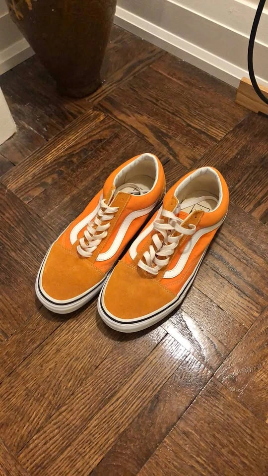 VANS Size 7.5M/9.0W Like New