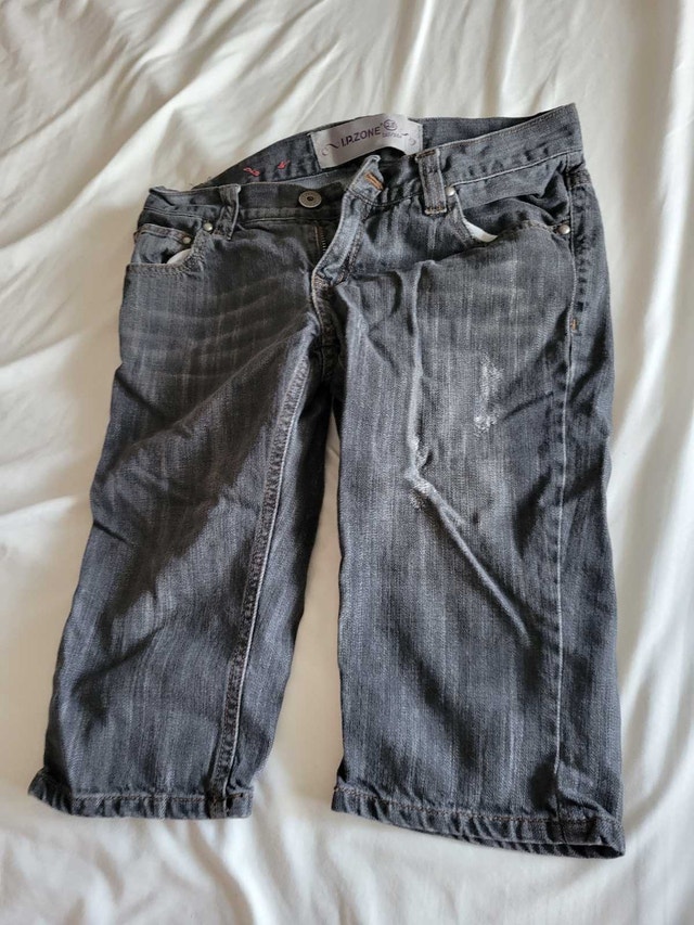 LP Zone Jeans Size 28 Capri Style Washed Black
