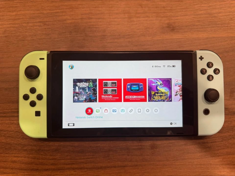 Nintendo Switch Animal Crossing Edition Bundle + Case - photo 2