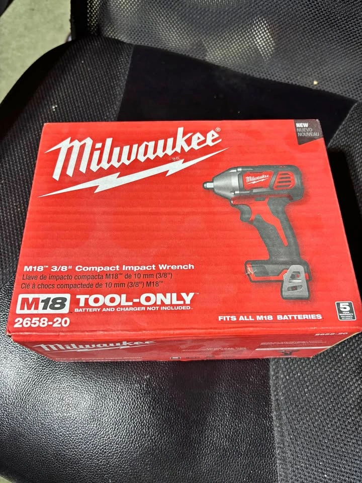 Milwaukee Compact Impact Wrench 3/8"