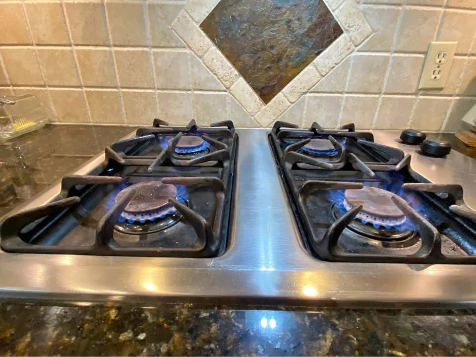 Natural Gas 4 Burner Cooktop