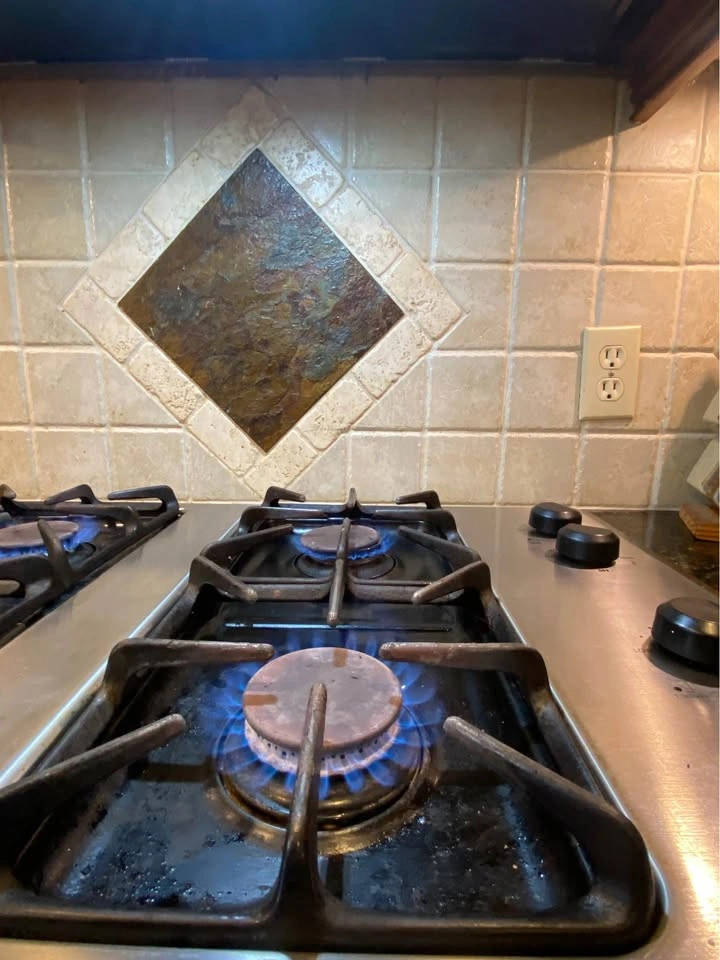 Natural Gas 4 Burner Cooktop - photo 2