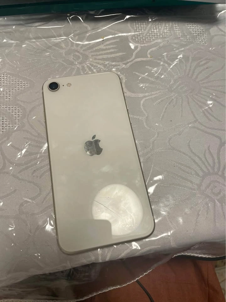 iPhone SE 2020 64GB Mint Condition – 89% Battery - photo 2