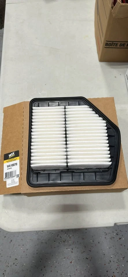 BNIB Wix Air Filter for Hyundai WA10070 (left side only) - photo 2