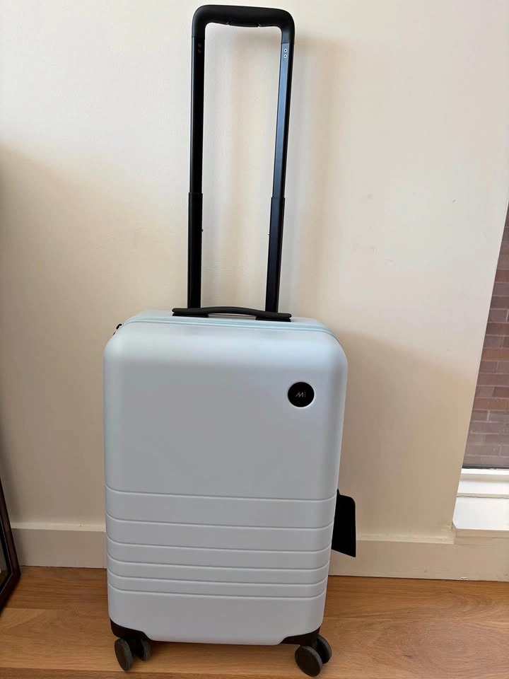 Monos Minimalist Carry-On Suitcase (22”)
