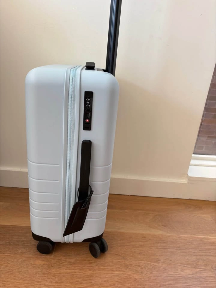 Monos Minimalist Carry-On Suitcase (22”) - photo 2