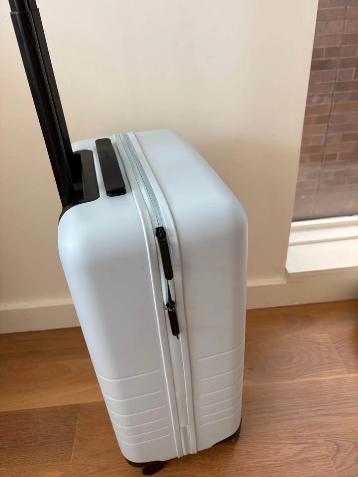 Monos Minimalist Carry-On Suitcase (22”) - photo 3