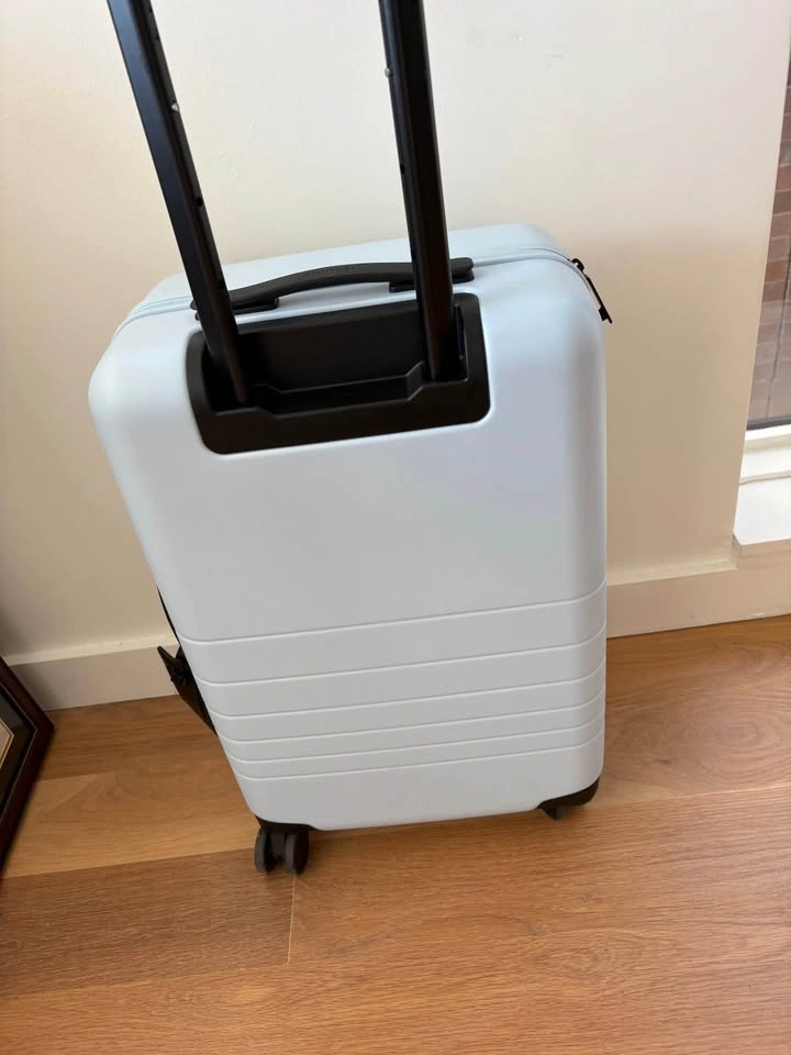 Monos Minimalist Carry-On Suitcase (22”) - photo 4