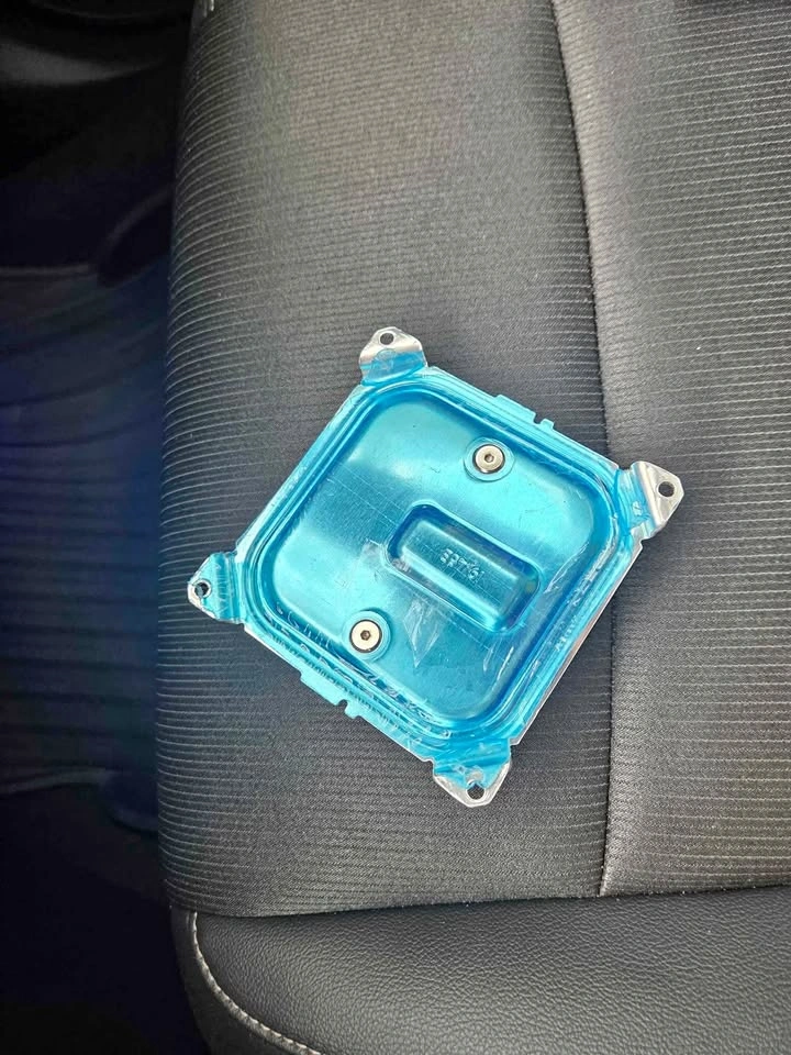 Infiniti Q60 Headlight Ballast