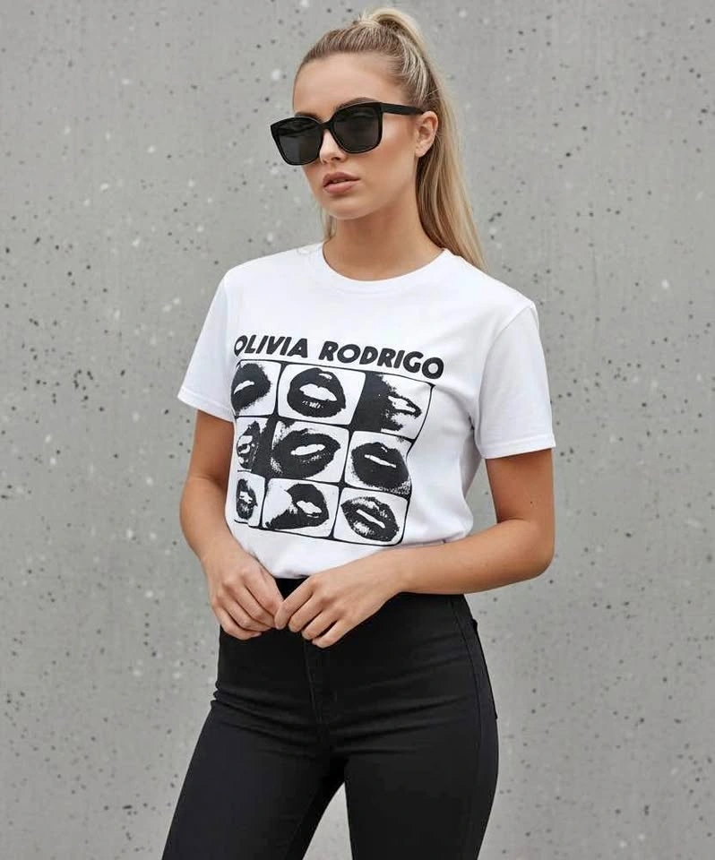 Olivia Rodrigo Graphic T-Shirt Oversized XS White Black Lips Con