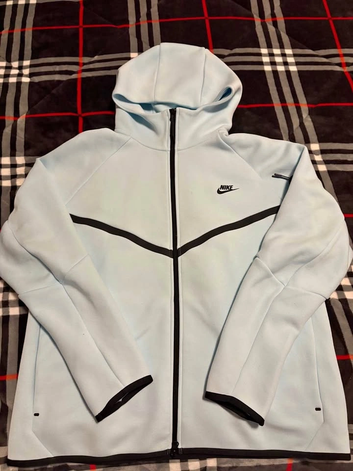 Sky blue nike tech