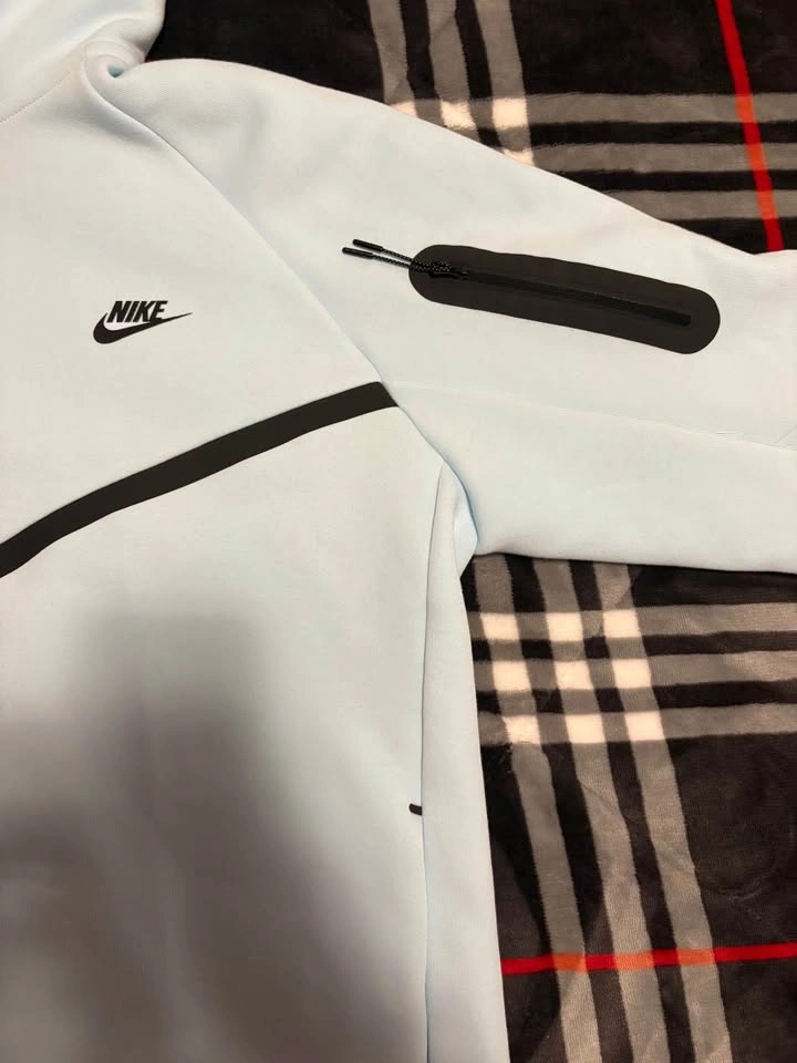 Sky blue nike tech - photo 2