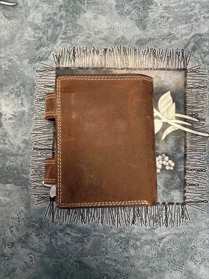 Fossil Leather Wallet - photo 2