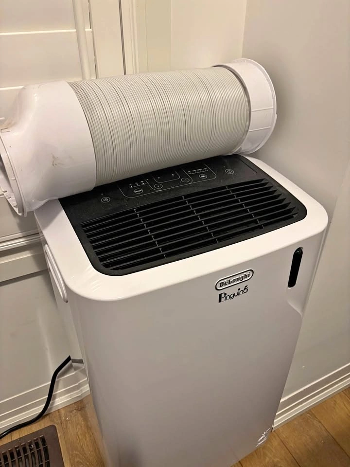 DeLonghi Portable Air Conditioner (500 sq.ft) – Like New