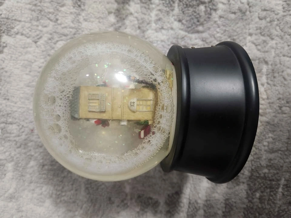 Givenchy Paris Snow Globe - photo 4