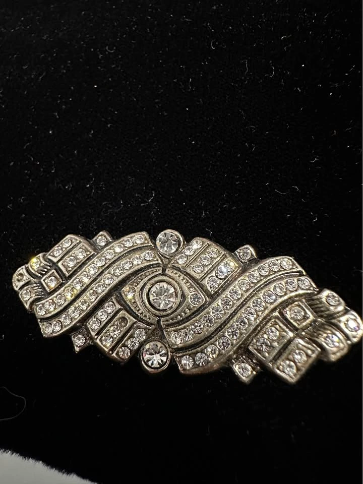 Black velvet clutch with sparkly rhinestone brooch - photo 2