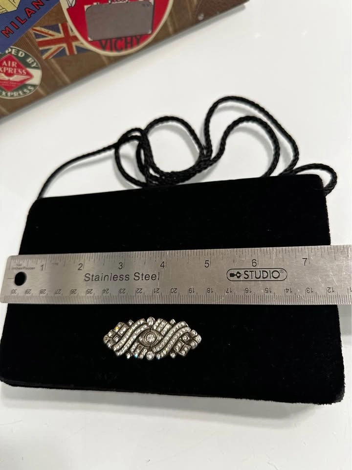 Black velvet clutch with sparkly rhinestone brooch - photo 3