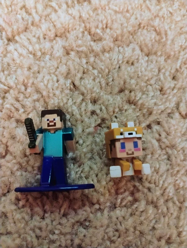 Loose toy lot - photo 3