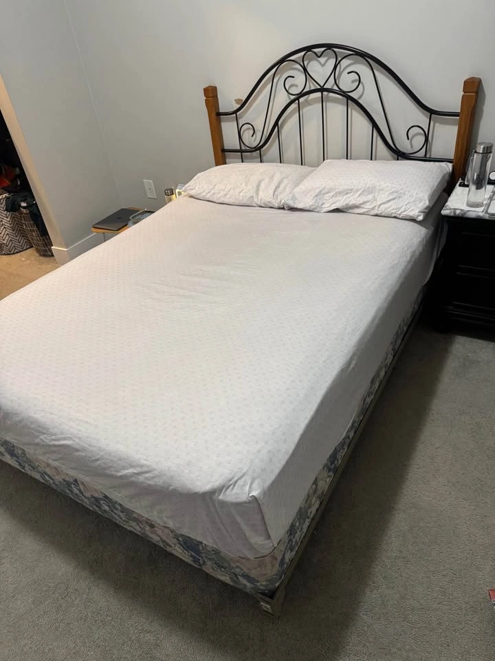 Double Size Bed with Mattress - photo 3
