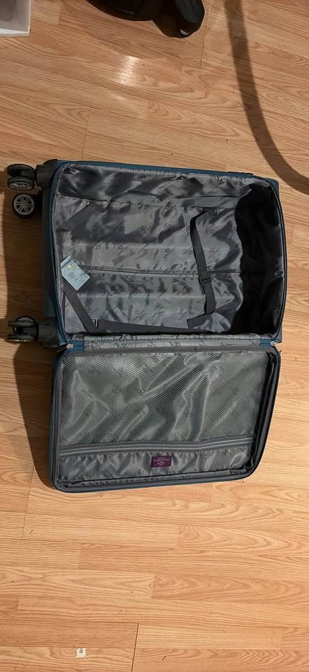 MARGE FELLO Teal Carry-on Suitcase Spinner Wheels Combo Lock 20- - photo 2