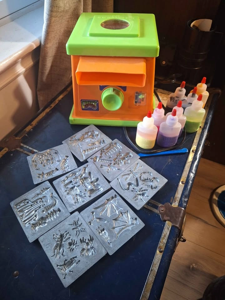 Creepy Crawlers Bug Maker Set - photo 2