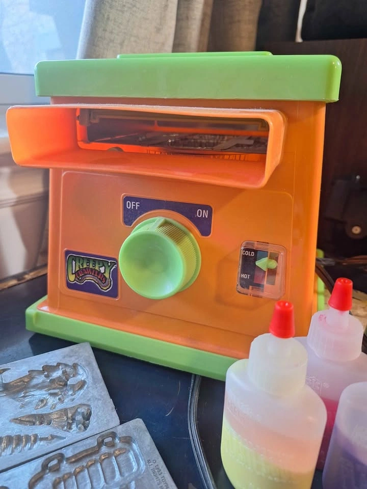 Creepy Crawlers Bug Maker Set - photo 3