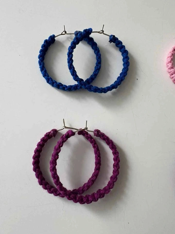 $10 for 5 earrings - photo 2