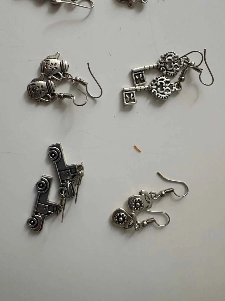 10+ Silver Charm Earrings - photo 3