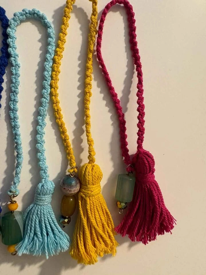 10+ Handmade Macrame Bookmarks - photo 5