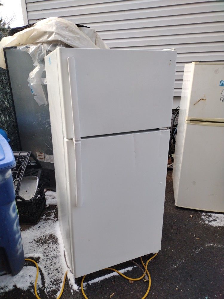 28 In White Refrigerator