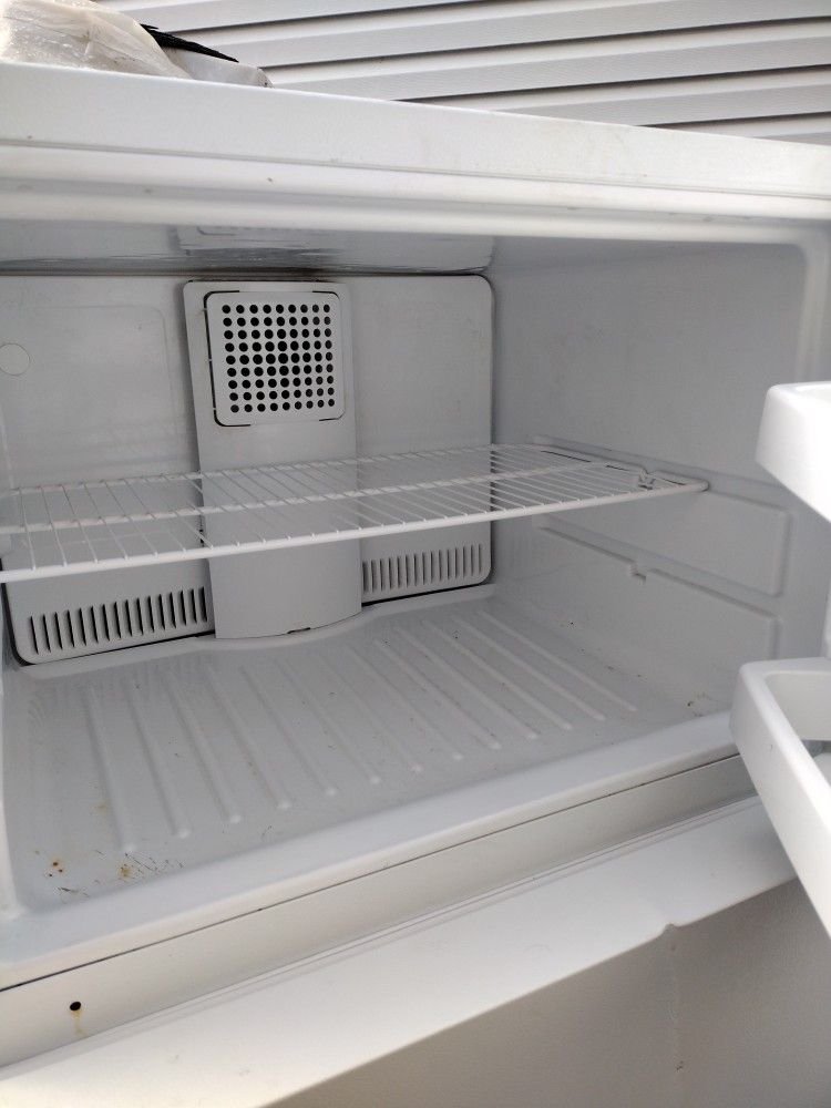 28 In White Refrigerator - photo 2