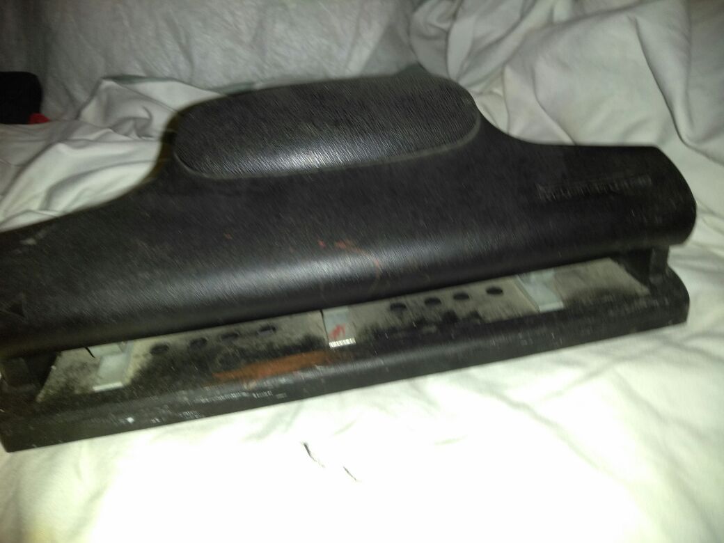 Heavy Duty File Hole Punch