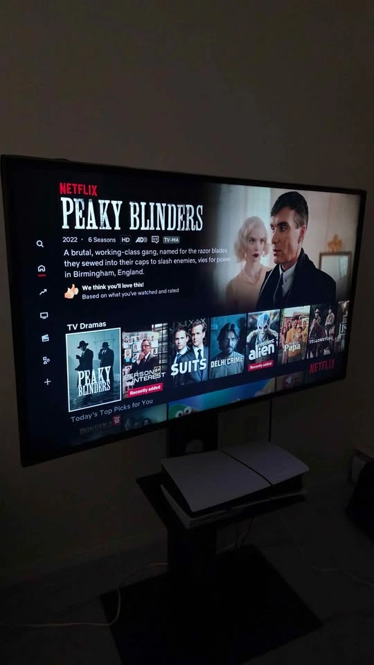 LG 4k Smart TV 49 inch and TV Stand - photo 3