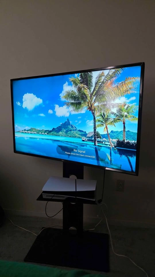LG 4k Smart TV 49 inch and TV Stand - photo 4