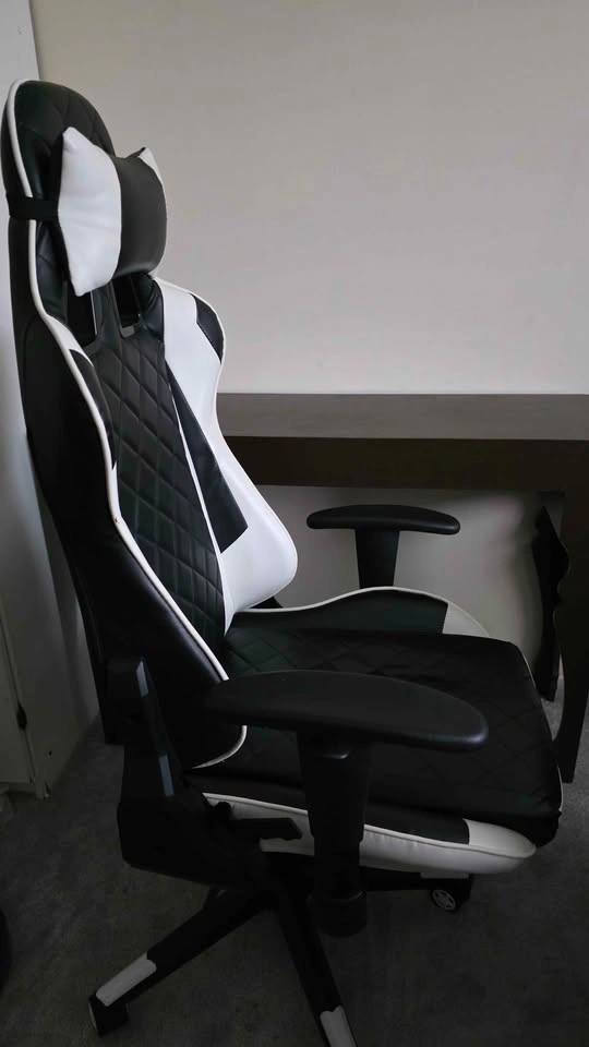 White and Black Gaming Chair / Desk Chair - photo 3