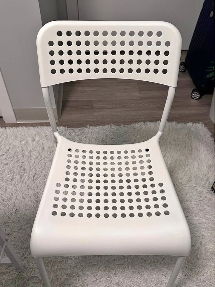 Moving Out Sale – IKEA White Chair