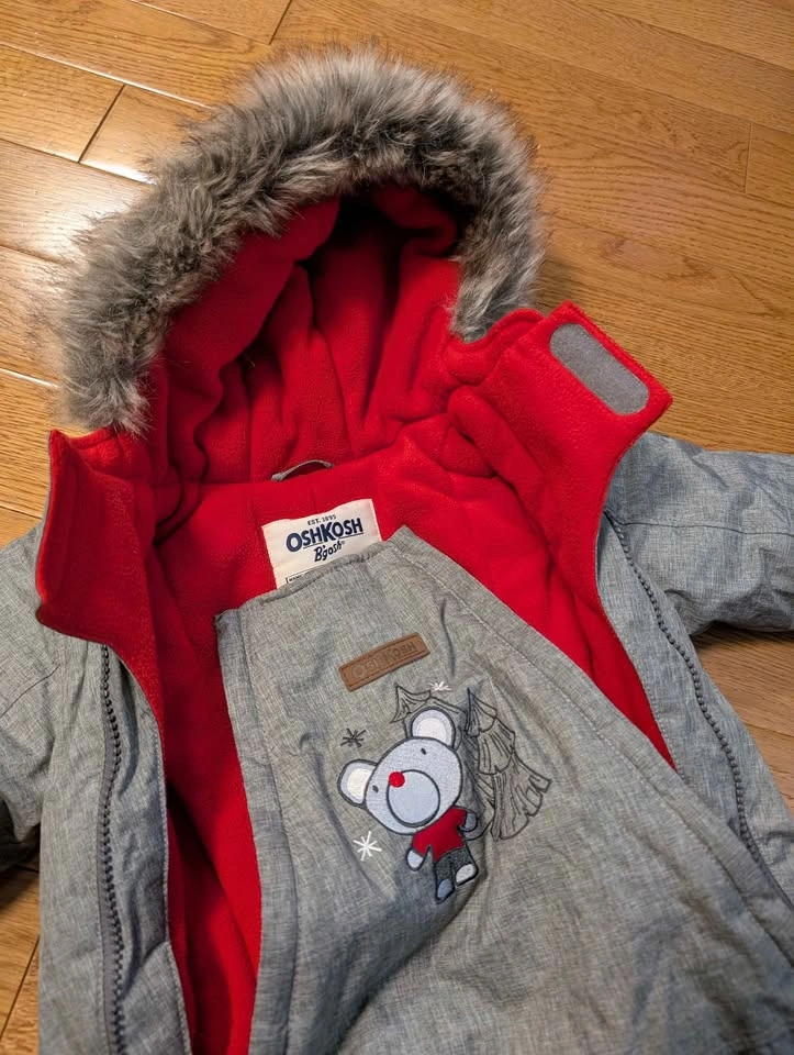 OshKosh Infant Snowsuit 6-9 months - photo 2